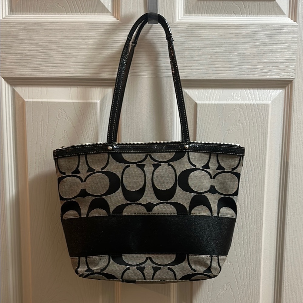 Coach Black and Gray Signature Shoulder Bag - Picture 2 of 8
